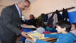 Vali Ayhan Depremden Etkilenen Hilvan'da İncelemelerde Bulundu