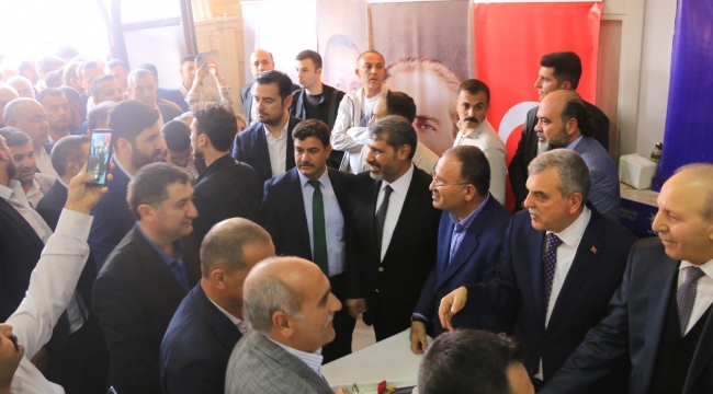 AK PARTİ BAYRAMLAŞMA PROGRAMINA VATANDAŞLARDAN YOĞUN KATILIM  