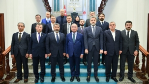 Bakan Bozdağ, AK Parti Şanlıurfa milletvekili adaylarıyla bir araya geldi