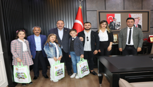 Başkan Ekinci, koltuğunu Elif'e devretti