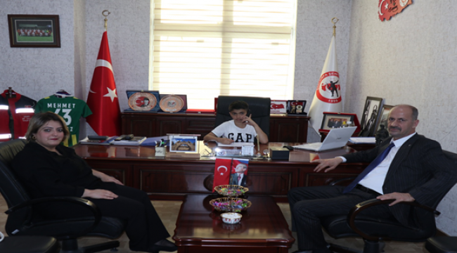 Başkan Yavuz'un Koltuğuna Şehit Oğlu Hüseyin Oturdu