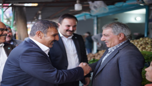 Bozova'da miting gibi seçim bürosu açılışı