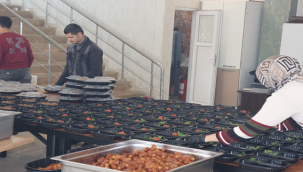 Büyükşehir'den Bakıma Muhtaç, Engelli Ve Yaşlılara Her Gün İftar Yemeği