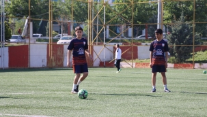Hataylı Cünnük Kardeşler depremin yaralarını futbol ile sarıyor