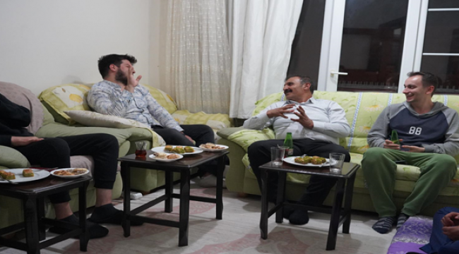 İYİ Parti adayı Yetim, Üniversite öğrencilerine misafir oldu
