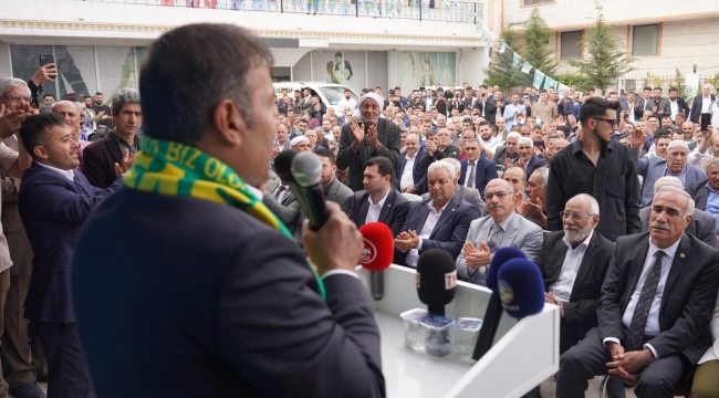 İYİ PARTİ BAYRAMLAŞMA TÖRENİ GÖVDE GÖSTERİSİNE DÖNÜŞTÜ