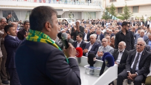 İYİ PARTİ BAYRAMLAŞMA TÖRENİ GÖVDE GÖSTERİSİNE DÖNÜŞTÜ