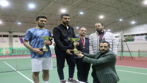  Kurtuluş Tenis Turnuvası Sona Erdi