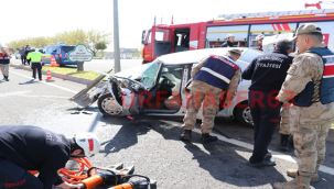 Şanlıurfa'da otomobil tırı arkadan çarptı, 1 ağır yaralı