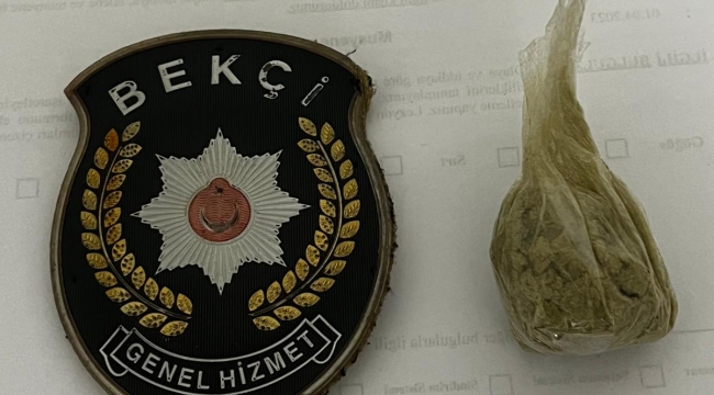 Urfa'da bekçilerin durdurduğu şahsın üzerinden uyuşturucu çıktı