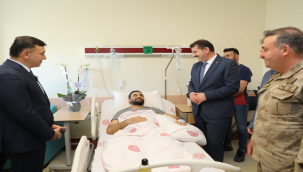 Vali Ayhan, çatışmada yaralanan polisi ziyaret etti
