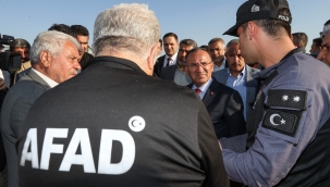 Bakan Bozdağ, Sulama Kanalındaki Çalışmaları Yerinde İnceledi