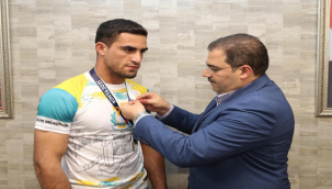 Başkan Canpolat, Türkiye Şampiyonu Olan Sporcuları Ödüllendirdi 