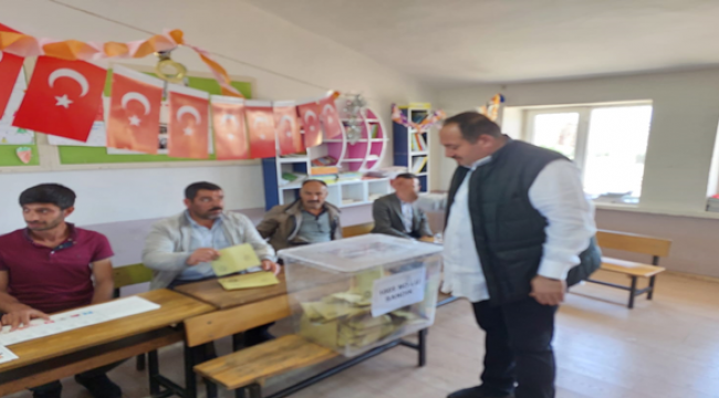 Başkan Ekinci, oyunu kullandı