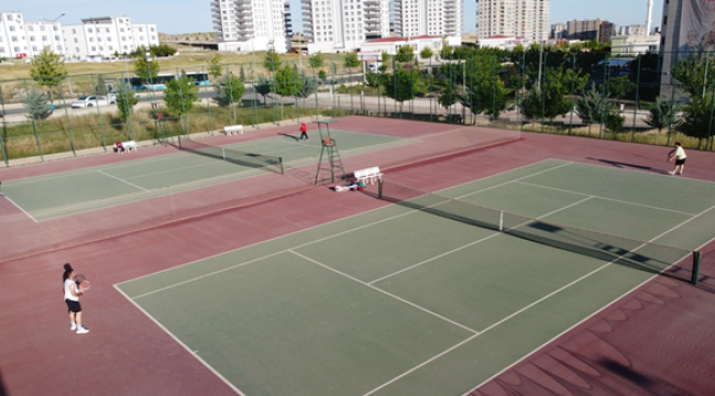 Büyükşehir'den 19 Mayıs Tenis Turnuvası