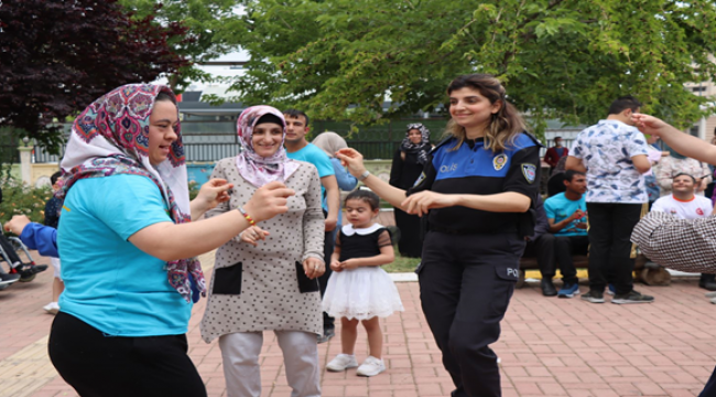 Engelsiz Yaşam Merkezinde "Mutlu Olmaya Engel Yok"