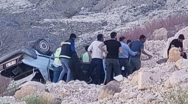 Haliliye'de araç 15 metre yüksekliğindeki uçuruma yuvarlandı