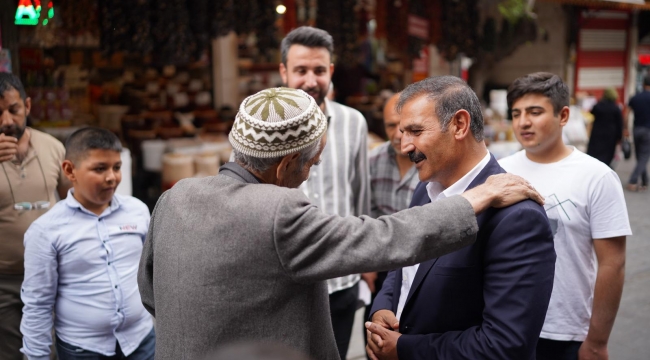 İYİ Parti adayı Emin Yetim, Haşimiye esnafını dinledi 