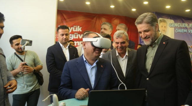 Önen, Türkiye'nin ilk dijital genç ofisini açtı