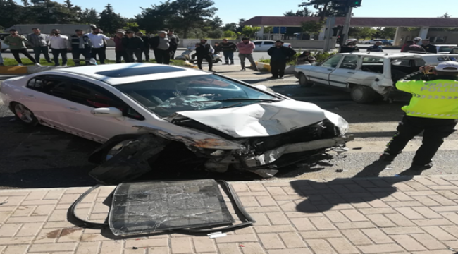 Şanlıurfa'da 6 aracın karıştığı zincirleme kaza, 5 yaralı