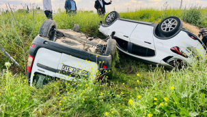 Şanlıurfa'da iki otomobil kafa kafaya çarpıştı, 5 yaralı