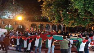 Urfa'da sabah namazından sonra İsrail protesto edildi