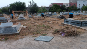 Viranşehir Belediyesi'nden Mezarlıklarda Genel Temizlik Çalışması