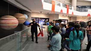 Çocuklar Bilim Merkezinde Uzay Bilimleri ve Teknolojiyle Tanışıyor