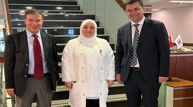 Dr. Kırhan 25 yılık hocası olan Milletvekili Yıldız Konal Süslü ziyaret eti 