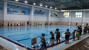 Haliliye Belediyesi İle Çocuklar Yüzme Öğreniyor 