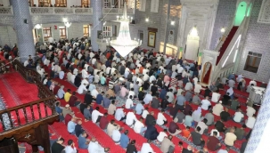 Şanlıurfa'da bayram namazı coşkusu