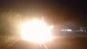 Şanlıurfa'da  otomobil alev alev yandı 