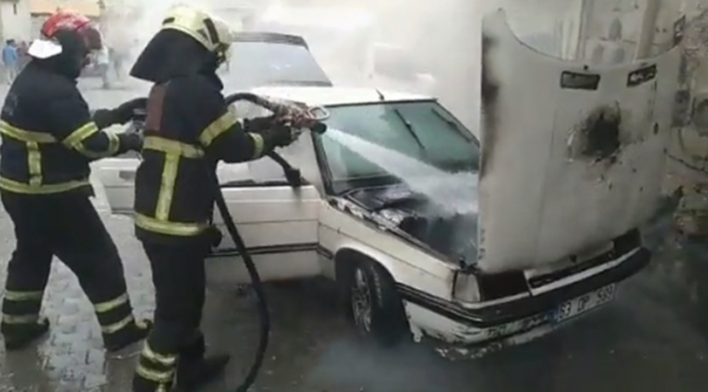 Şanlıurfa'da otomobil yandı