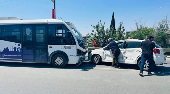 Şanlıurfa'da yolcu minibüsü zincirleme kaza, 2 yaralı