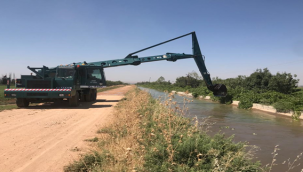 Şanlıurfa'da yosunlar temizleniyor
