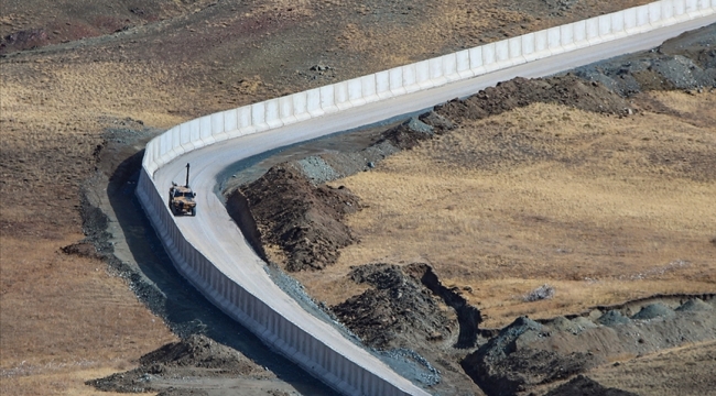 Türkiye'ye girmeye çalışırken yakalandı