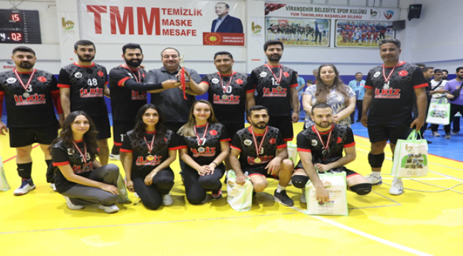 Viranşehir'de Kurumlar Arası Voleybol Turnuvası Sona Erdi 