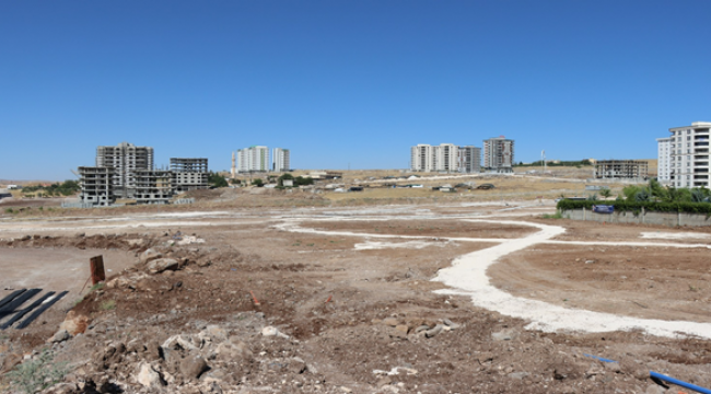Büyükşehir'den Mehmetçik Mahallesinde Park Çalışması 