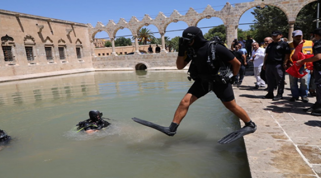 Dalgıç polislerden Balıklıgöl'de tip temizliği