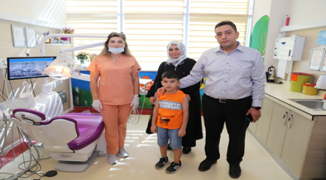 Müdür Solmaz Diş Hastanesini ziyaret etti.