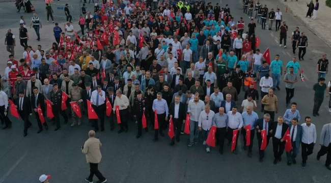 Şanlıurfa'da 15 Temmuz  kortej yürüyüşü düzenlendi 