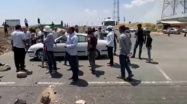 Şanlıurfa'da çiftçiler yol kapatıp eylem yaptı!