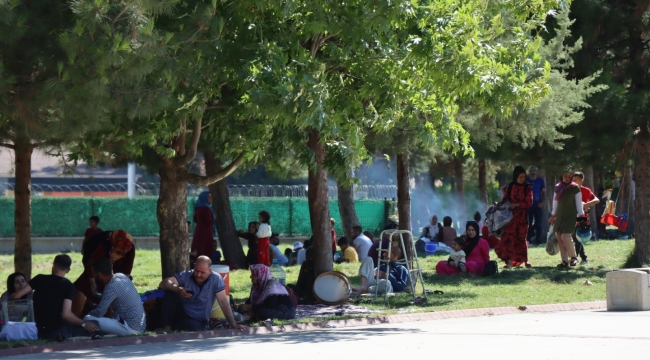 Şanlıurfalılar büyükşehirin tesislerine akın etti 