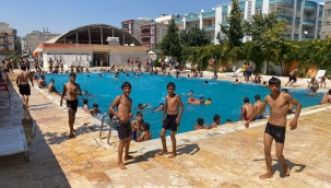 Sıcak hava bunaltı,  vatandaşlar Büyükşehir' in havuzlarına koştu 