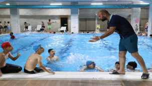 Yüzme Öğrenen Çocuklardan Başkan Canpolat'a Teşekkür