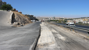 Büyükşehir İpekyol Bulvarı Yan Yolunu Asfaltla Buluşturdu