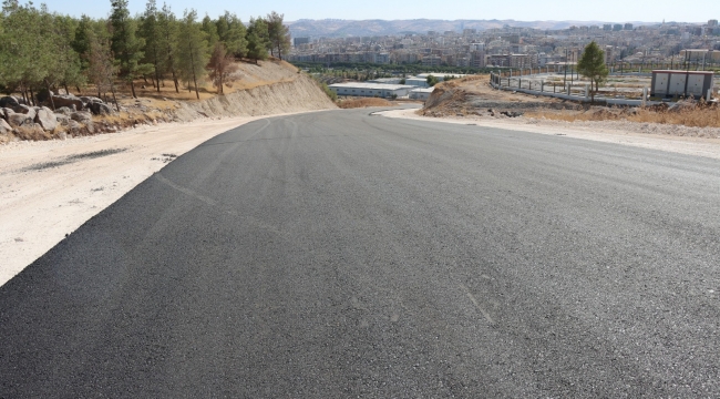 HALİLİYE'DE SICAK ASFALT ÇALIŞMALARI DEVAM EDİYOR