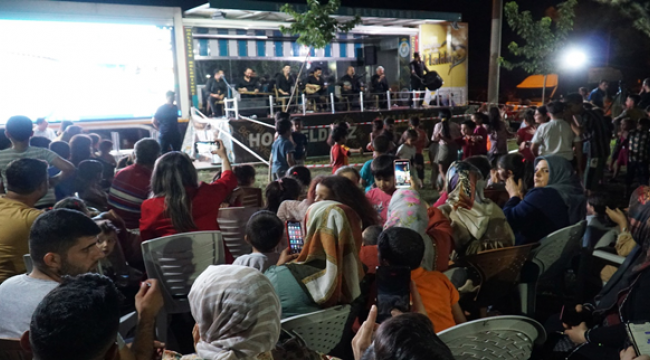 Haliliye'de vatandaşlardan yaz konserlerine yoğun ilgi