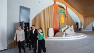 TÜBİTAK Başkanı Hasan Mandal Başkan Beyazgül ile birlikte bilim merkezini inceled