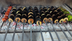 Urfa'nın tescilli ürünü Birecik patlıcanı sofraları süslemeye başladı!